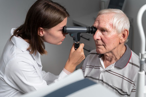 Retinal Surgery: Procedures & Recovery